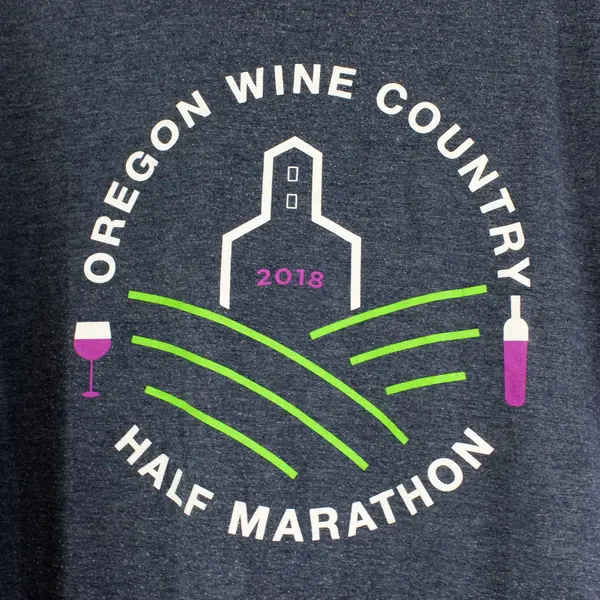 District Made Oregon Wine Country Half Marathon Blue T-Shirt Women's Medium