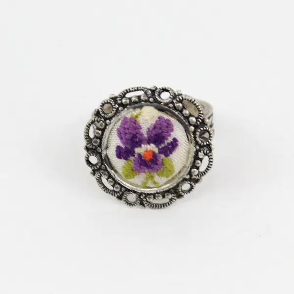 Vintage Petit Point Embroidered Silver Tone Filigree  Ring Austria size 5.75