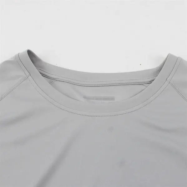 Light Gray Long-Sleeved Activewear T-Shirt Men's Large