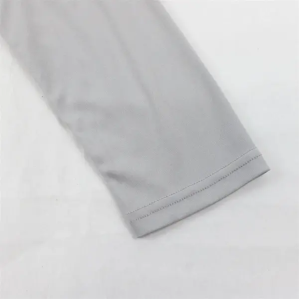 Light Gray Long-Sleeved Activewear T-Shirt Men's Large