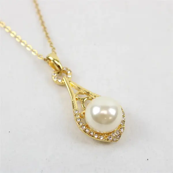Faux Pearl Sparkling Jewels 18K Gold-Plated Necklace & Earrings Set Vintage