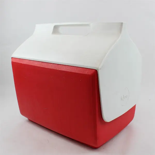 Playmate By Igloo Red & White Retro Little Playmate 7 Qt Cooler Push Button Open