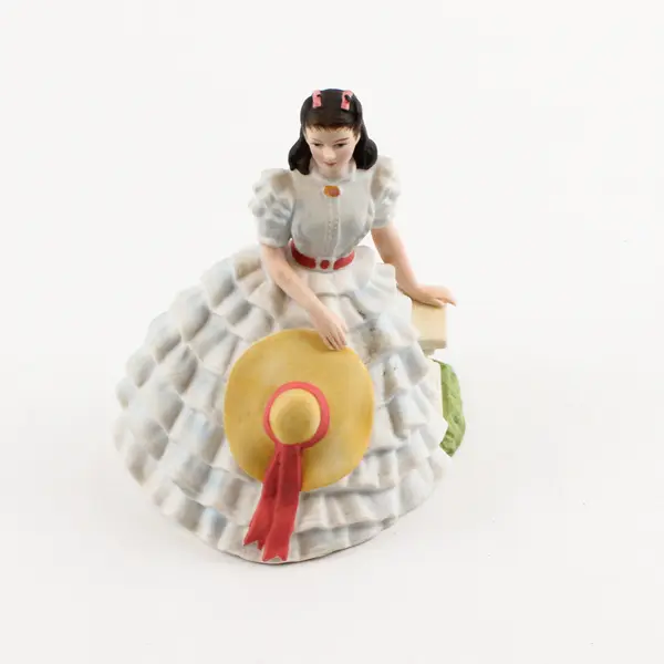 Avon Ceramic Images Of Hollywood "Gone With The Wind" Vivien Leigh 1983 Figurine
