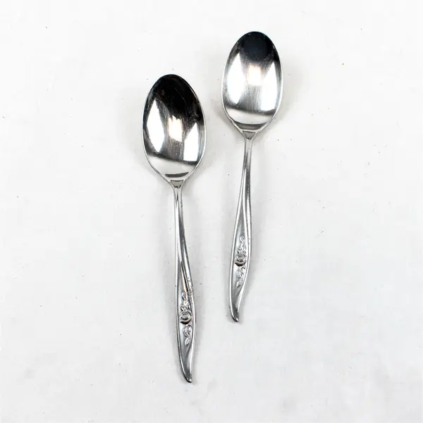Lot of 2 Reed & Barton Florentine Rose Stainless Oval Soup Spoons 6.75"