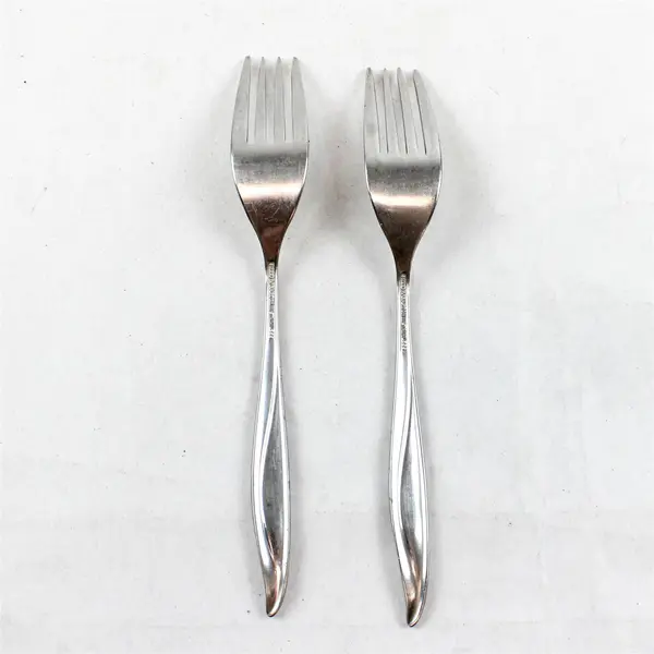 Lot of 2 Reed & Barton Florentine Rose Stainless Dinner Forks 7.25"