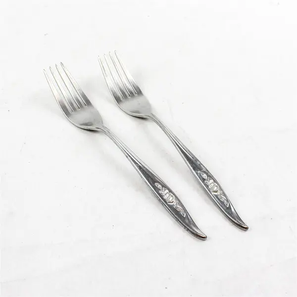 Lot of 2 Reed & Barton Florentine Rose Stainless Dinner Forks 7.25"