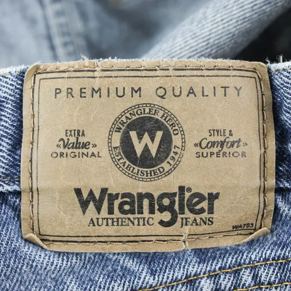 Wrangler 9760WDR Men's Relaxed Fit Straight Jeans Medium Wash 38x29