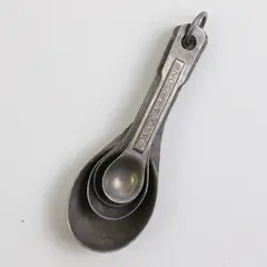 Vintage Set of 4 US Standard Nesting Aluminum Measuring Spoons