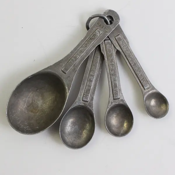 Vintage Set of 4 US Standard Nesting Aluminum Measuring Spoons