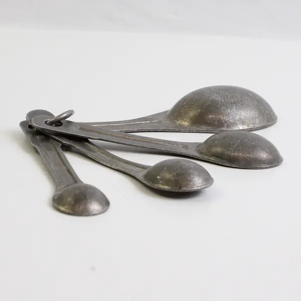 Vintage Set of 4 US Standard Nesting Aluminum Measuring Spoons