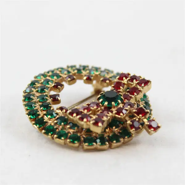 Vintage Rhinestone Christmas Wreath Gold-Tone Brooch 1.5"