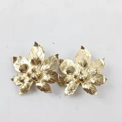 Vintage Gold-Tone Metal Floral Leaf Clip-On Earrings