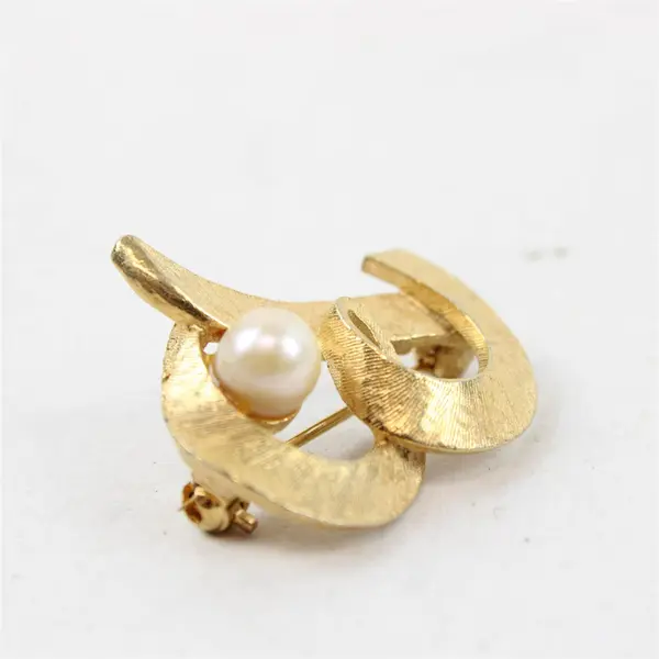 Vintage Richelieu Letter B Monogram Faux Pearl Detail Gold-Tone Metal Brooch