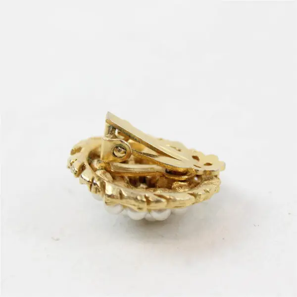 Vintage Lisner Wreath with Faux Pearls Gold-Tone Clip-On Earrings
