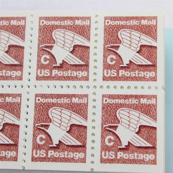 US Booklet Scott BK141 1981 20c Rate Change 'C' Eagle 20 Stamps