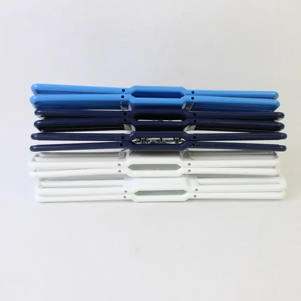 Lot of 5 Tamor Blue and White Plastic Clamp Hangers Skirts & Pants