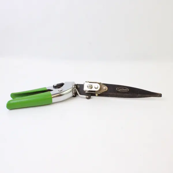 Green Thumb Swivel Grass Shears 13.5in Edging Trimmer Used Garden Tool