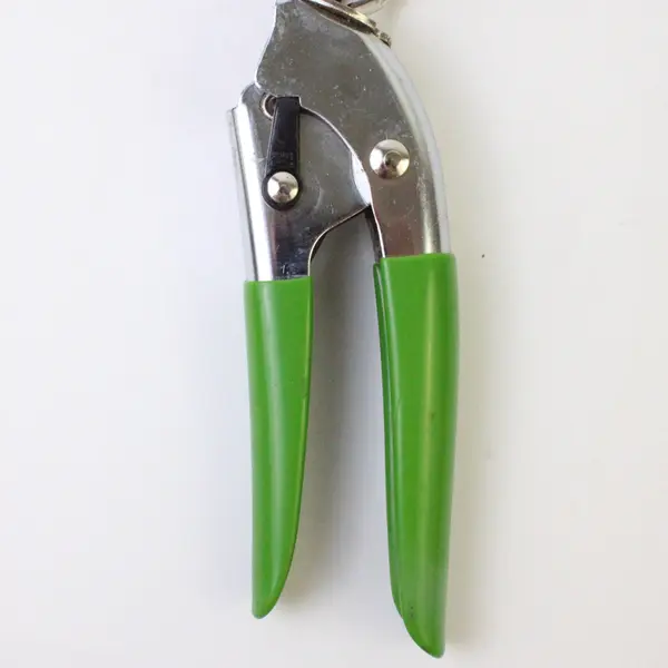 Green Thumb Swivel Grass Shears 13.5in Edging Trimmer Used Garden Tool