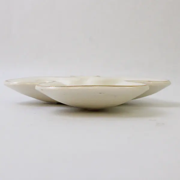 Vintage Carrigaline Pottery Co. White Clover Trinket Box Gold Trim