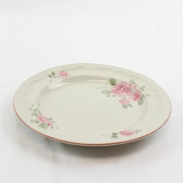 Lot of 6 Gibson Designs Roseland Floral Ceramic Salad Plates 7.75"