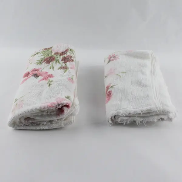 Lot Of 2 Vintage Fieldcrest Matching Pink Floral On White Bath Towels 25" x 40"