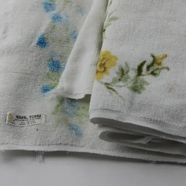 Lot Of 2 Vintage Royal Terry Blue/Yellow Floral On White Bath Towels 25" x 40"