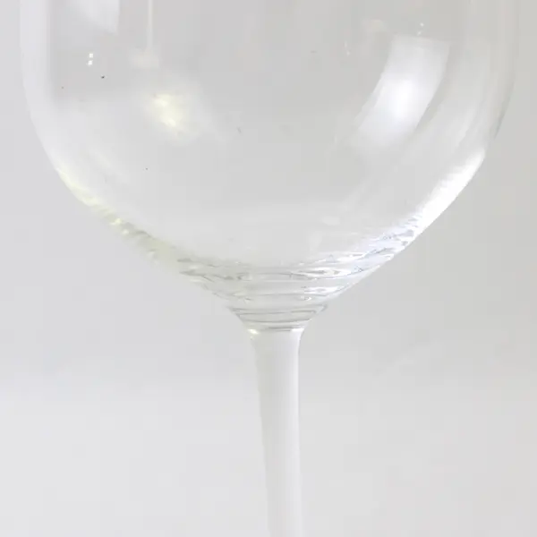 Lot Of 2 Unbranded/Unmarked Matching Clear Glass Red Wine Glasses 9.5" Tall