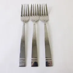 Three 18/8 Stainless Pfaltzgraff Pastry Forks in the Pattern Passage