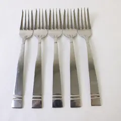 Five 18/8 Stainless Pfaltzgraff Pastry Forks in the Pattern Passage