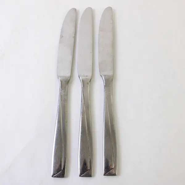 Three Stainless Pfaltzgraff Dinner Knives in the Pattern Portrait