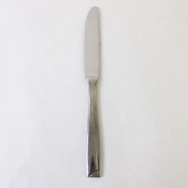 Three Stainless Pfaltzgraff Dinner Knives in the Pattern Portrait