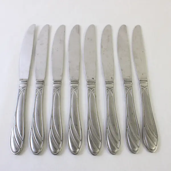 Eight Pfaltzgraff Dinner Knives in the Pattern PFF38