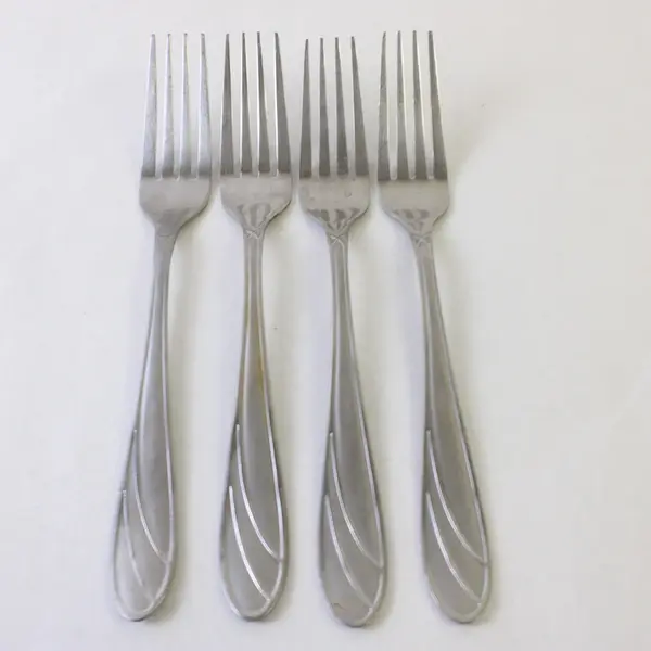 Four Pfaltzgraff Dinner Forks in the Pattern PFF38