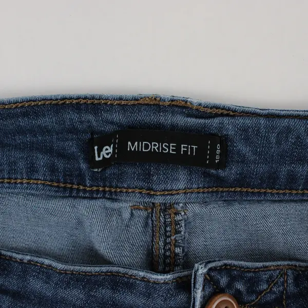 Lee Women's 10 Medium Wash Mid-Rise Cropped Denim Jeans 