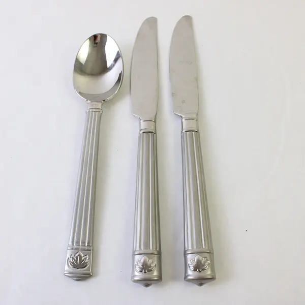 Two Dinner Knives and a Tablespoon in the Pattern PFF14 by Pfaltzgraff