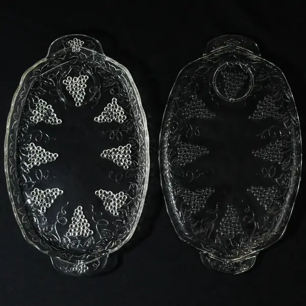 Set of 4 Anchor Hocking Grape Snack Trays 2 Cups Clear Glass