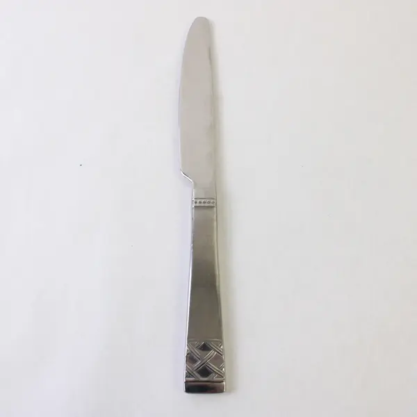 Four Avalene Dinner Knives by Mikasa