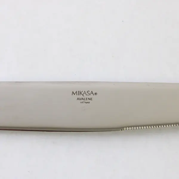 Four Avalene Dinner Knives by Mikasa