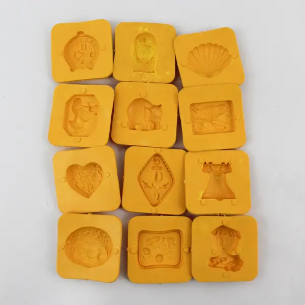 Set of 24 Vintage Silicone Molds 2.5"