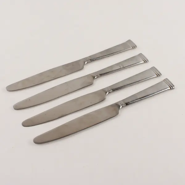 Four Dinner Knives by Towle Living Collection in the Pattern Paradise