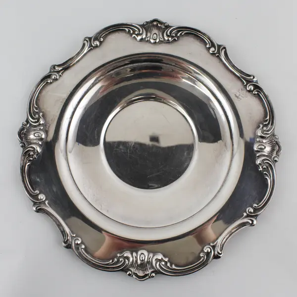 Gorham Strasbourg YC3142 Round Silverplated Tray 10.75in