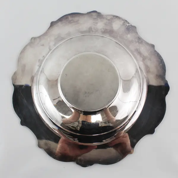 Gorham Strasbourg YC3142 Round Silverplated Tray 10.75in