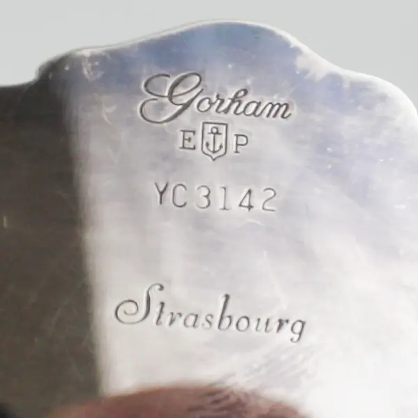 Gorham Strasbourg YC3142 Round Silverplated Tray 10.75in
