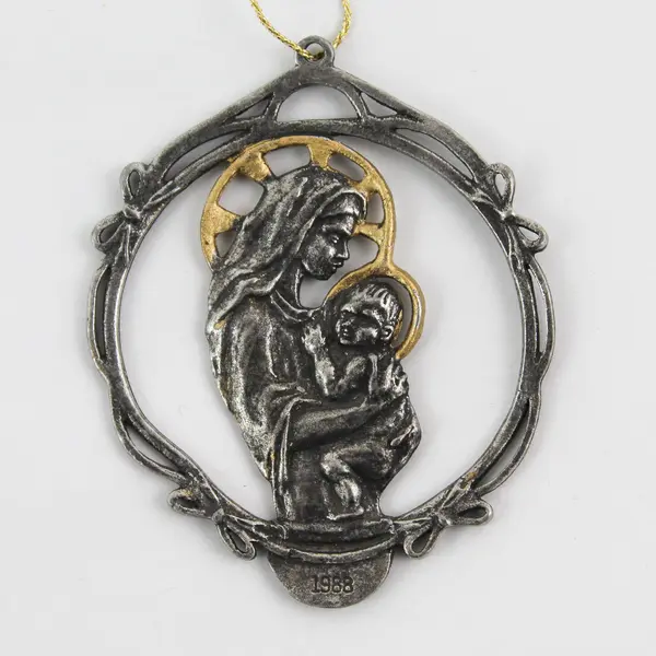 1988 Kadian Pewter Madonna and Jesus Christmas Ornament Circular Wreath Frame