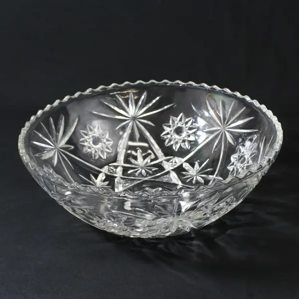 Vintage Anchor Hocking Prescut Clear 10.75 Inch Glass Salad Bowl
