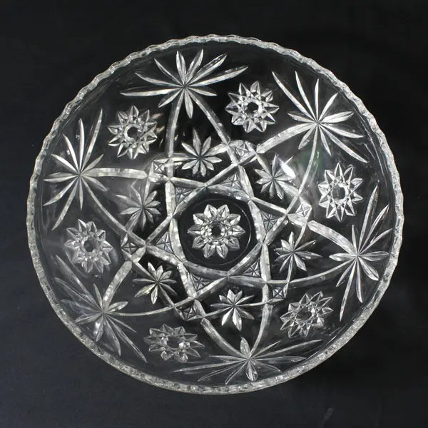 Vintage Anchor Hocking Prescut Clear 10.75 Inch Glass Salad Bowl