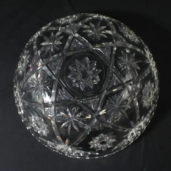 Vintage Anchor Hocking Prescut Clear 10.75 Inch Glass Salad Bowl