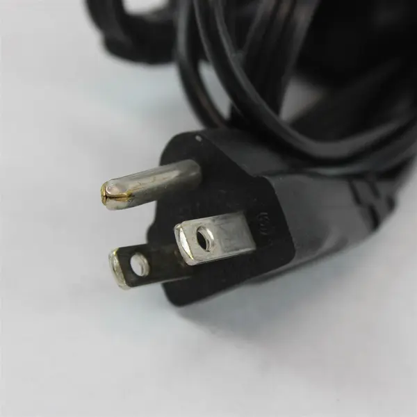 Dell 45W AC/DC Adapter Model No. LA45NM140 19.5V 2.31A