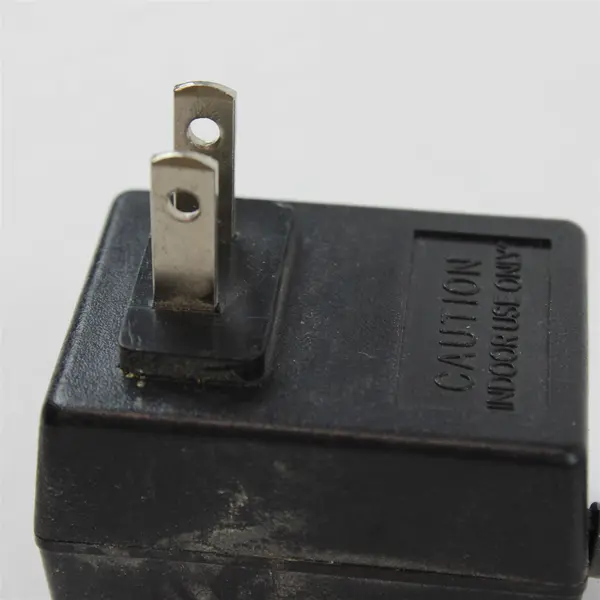 DIRECT PLUG-IN DIA-3590 120VAC to 9VDC 200mA Power Adapter
