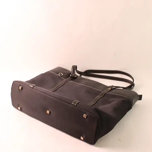 Targus Black Nylon and Faux Leather 15" Laptop Computer Deluxe Tote 
